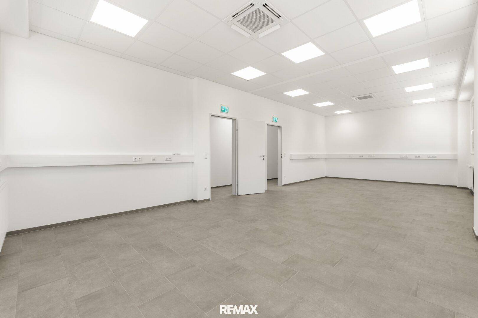 Büro groß OG