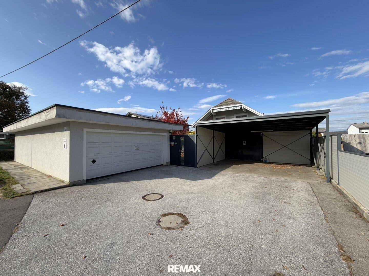 Doppelgarage und -carport