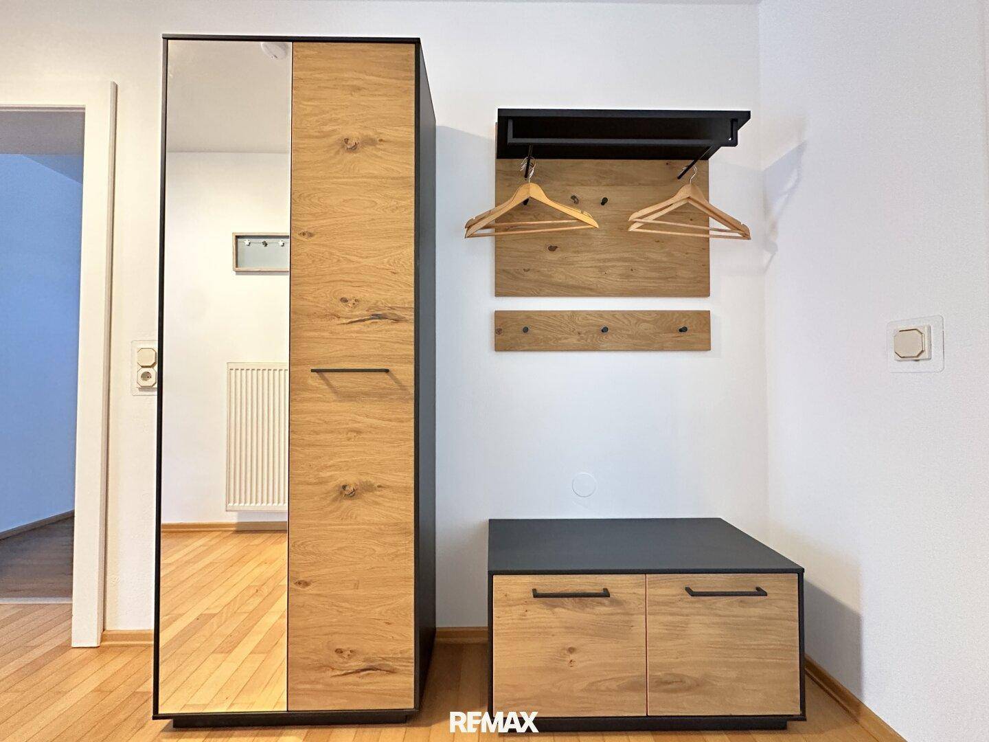 Vorraum Garderobe DG