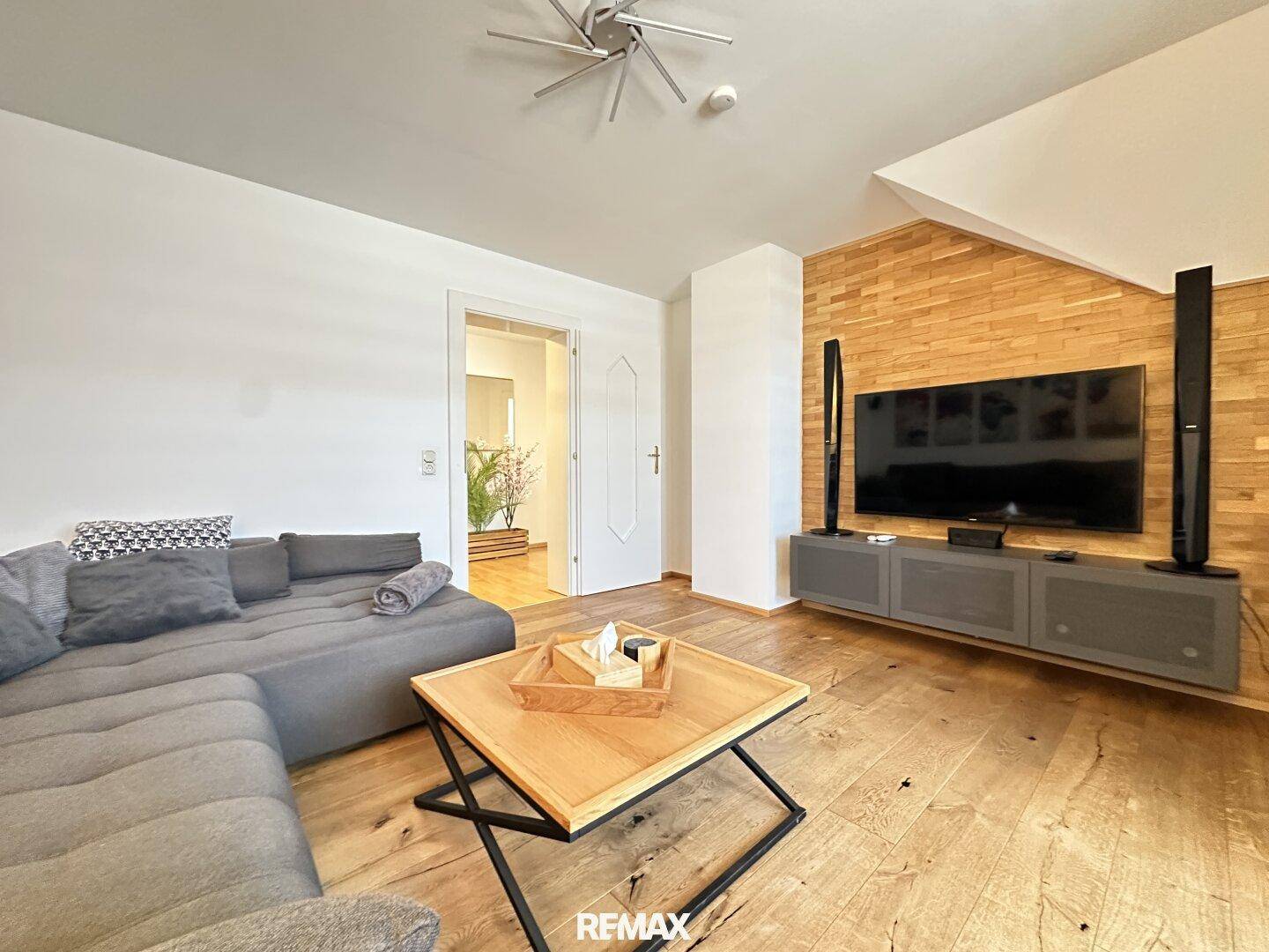 Wohnzimmer DG