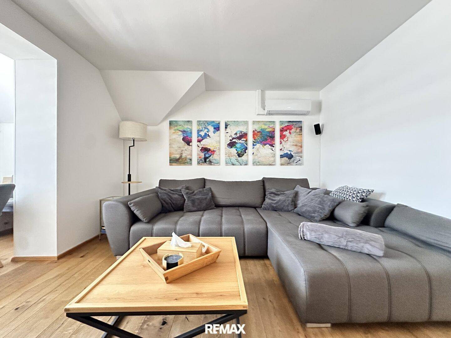 Wohnzimmer DG