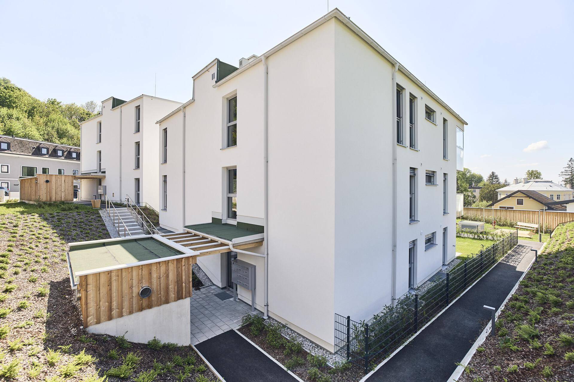 Rundweg um das Haus
