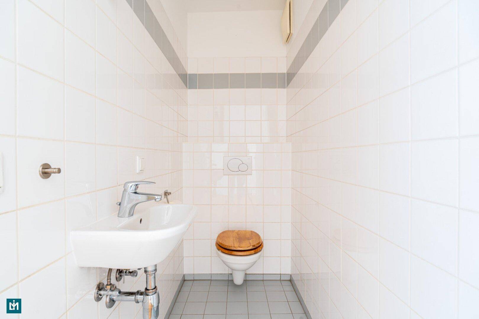 WC UG.