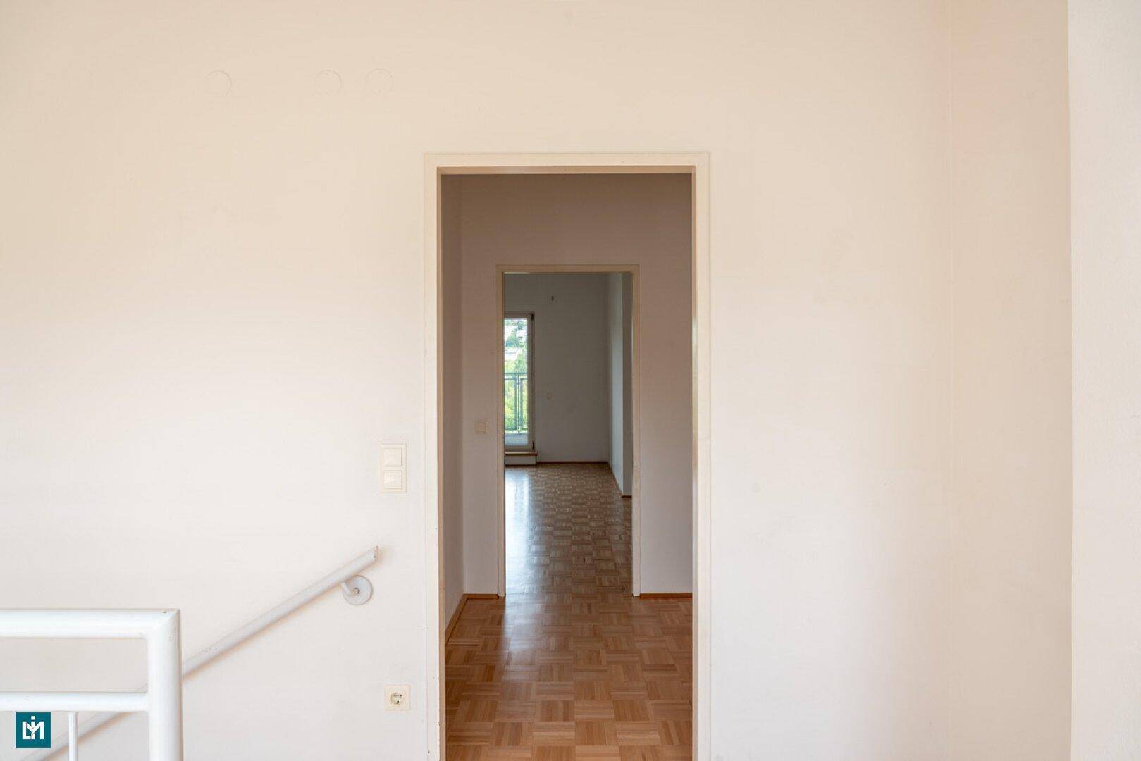 Galerie/Schrankraum OG.
