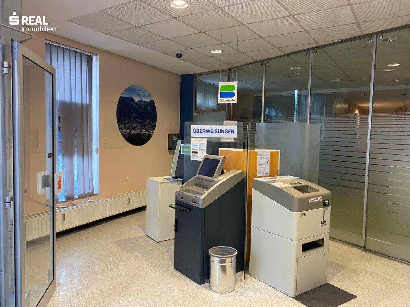 Geschäfts- oder Büroräumlichkeiten in Bestlage zu vermieten - Mehr