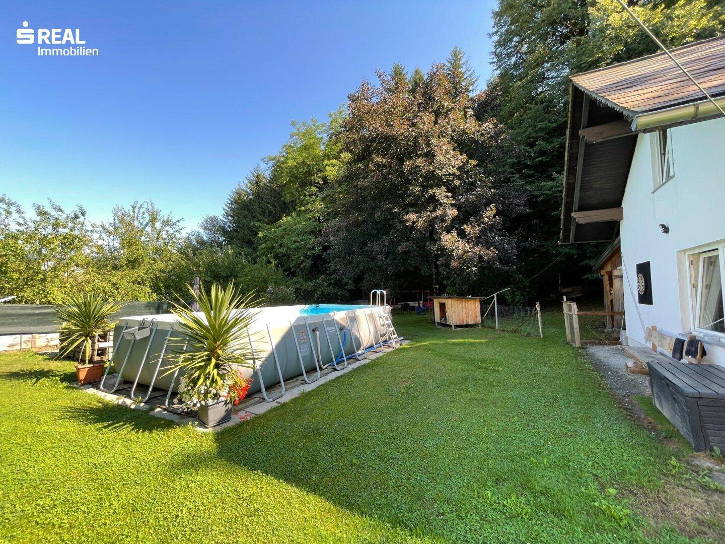 Garten mit Pool