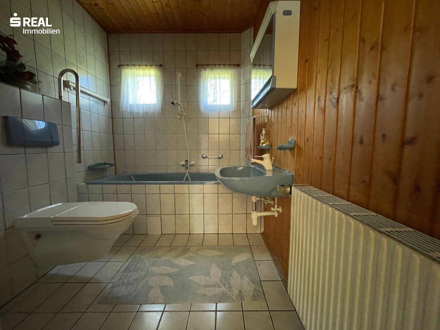 Badezimmer EG