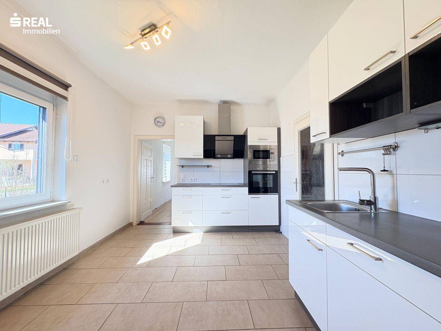 Gepflegtes Wohnhaus mit Nebengebäude in sonniger Wohnlage - Ansicht 5