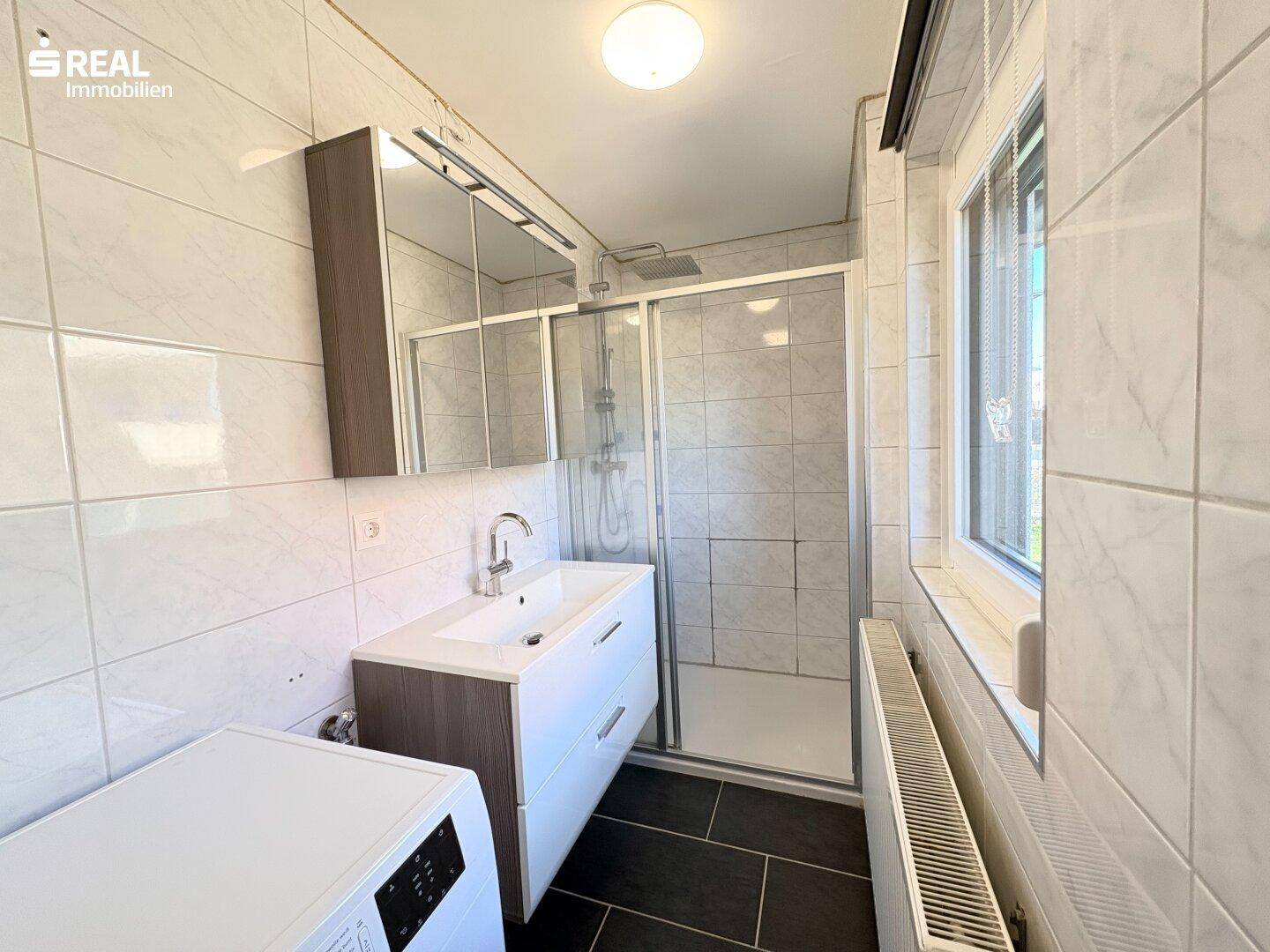 Gepflegtes Wohnhaus mit Nebengebäude in sonniger Wohnlage - Ansicht 6