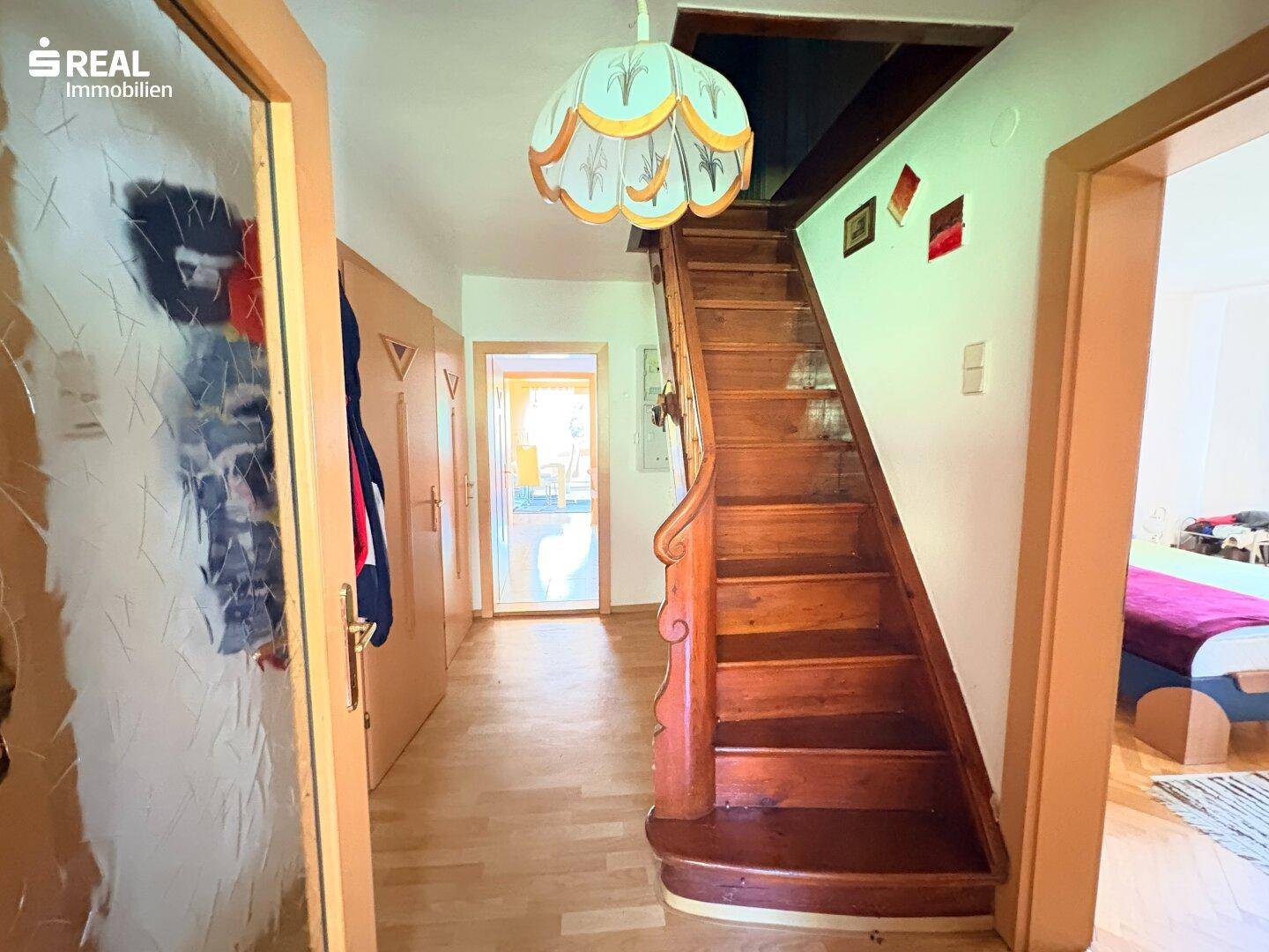Idyllisches Anwesen mit großem, teilbarem Baugrundstück und Nebengebäude in sonniger Wohnlage - Ansicht 6
