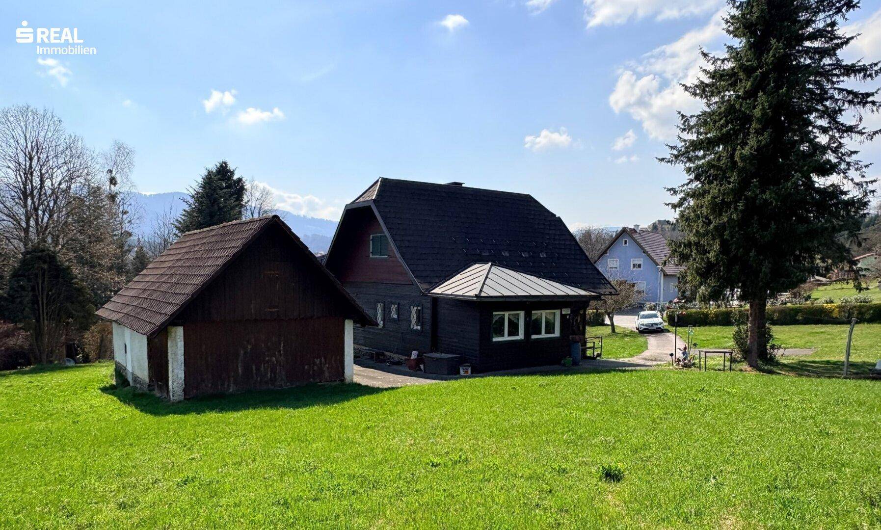 Idyllisches Anwesen mit großem, teilbarem Baugrundstück und Nebengebäude in sonniger Wohnlage - Ansicht 4
