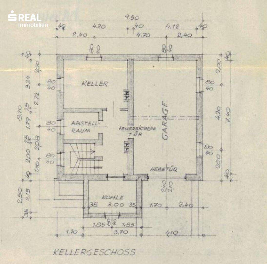 Grundriss des Kellergeschosses mit Keller, Abstellraum und Garage.