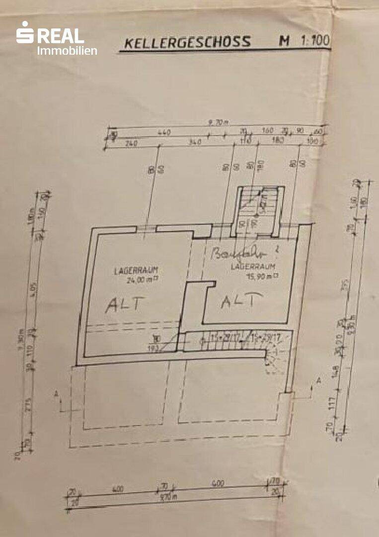 Grundriss des Kellergeschosses mit mehreren Lagerräumen und Treppenaufgang.