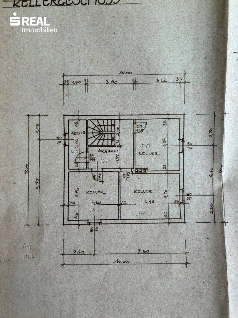 Grundriss des Kellergeschosses mit mehreren Kellerräumen und Treppenaufgang.