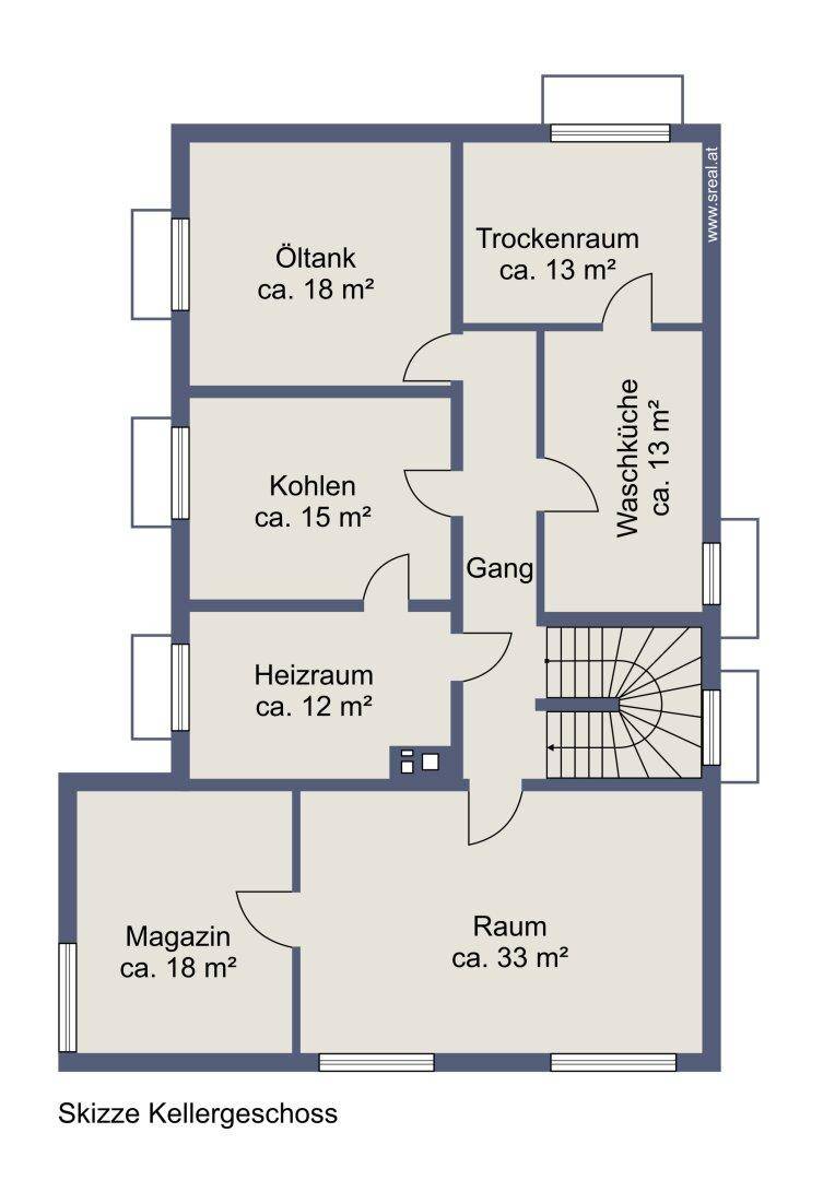 Grundriss des Kellergeschosses mit Heizraum, Öltank, Waschküche, Trockenraum und weiteren Lagerräumen.