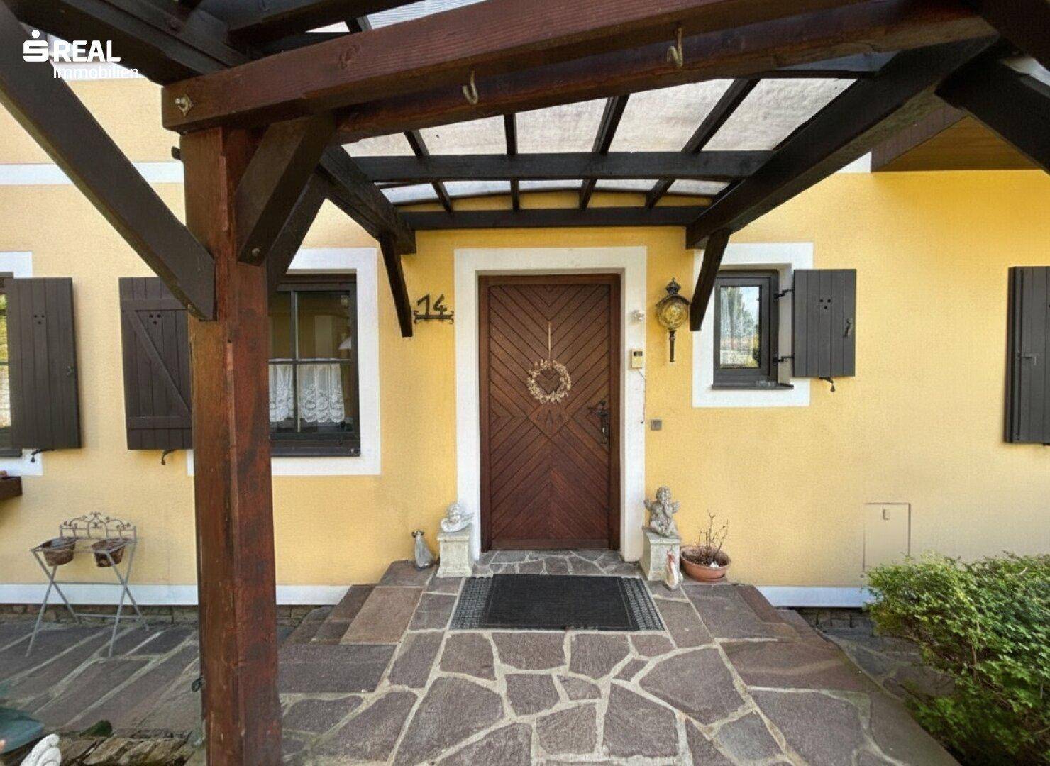 Einfamilienhaus mit Weinkeller, Sauna &amp; Bergblick - Ansicht 2
