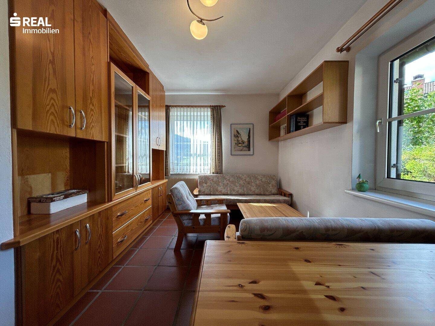 Einfamilienhaus mit Weinkeller, Sauna &amp; Bergblick - Mehr