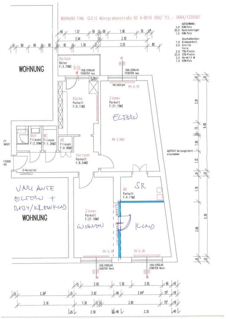 Grundrissvariante einer Wohnung mit Küche, Bad, WC, Wohnzimmer, Eltern- und Kinderzimmer sowie Balkon.