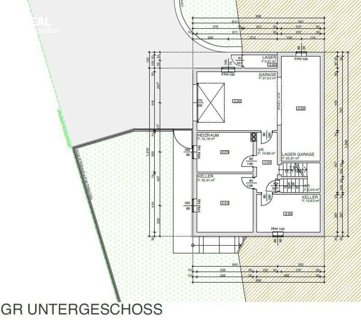 Grundriss des Untergeschosses mit Garage, Heizraum und Kellerräumen.