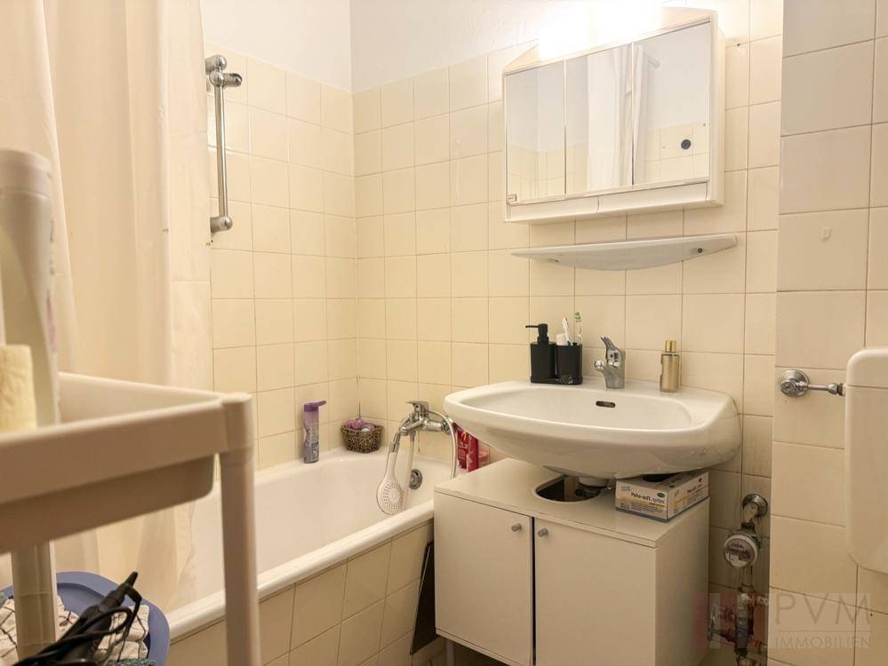 Badezimmer mit Badewanne