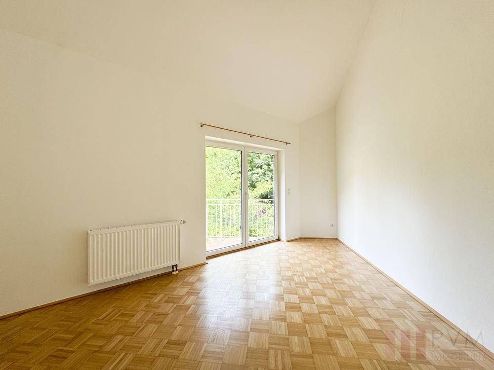 Schlafzimmer mit Balkon