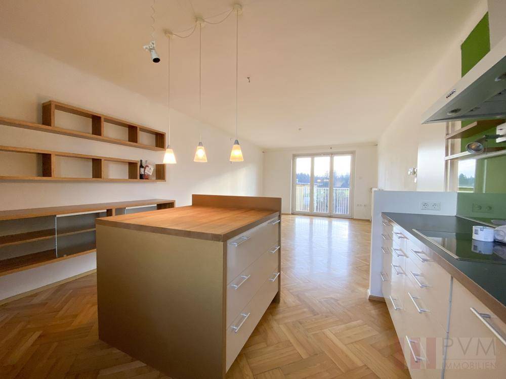 Wohnzimmer mit Küche