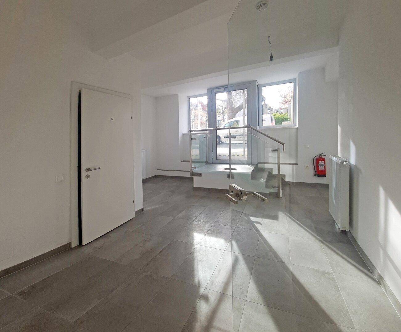 Biedermeier-Juwel trifft moderne Arbeitswelt! Inspirierende Gewerbefläche | vielseitig nutzbar: Büro, Studio, Atelier, Einzelhandel, Firmenwohnung | 2 Gärten &amp; Terrasse - Ansicht 6