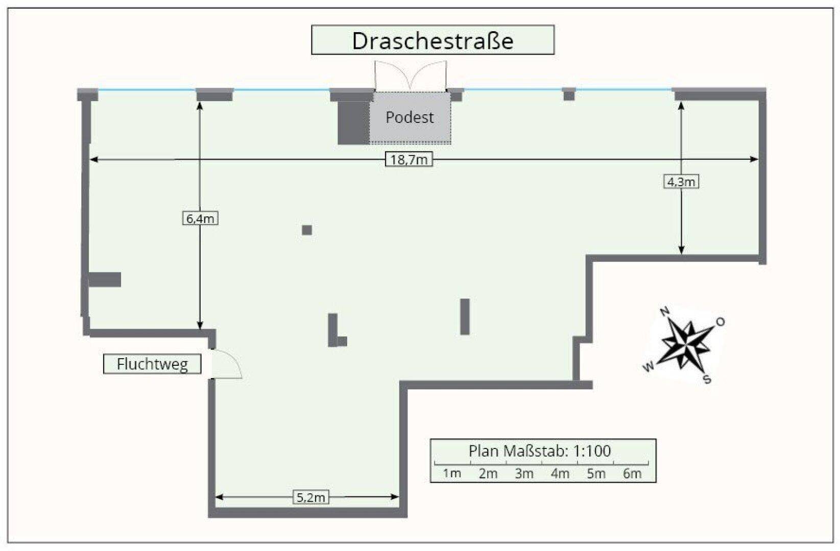 Übersichtlicher Grundriss des Geschäftslokals mit Bemaßungen und der Lage des Podests und Fluchtwegs.