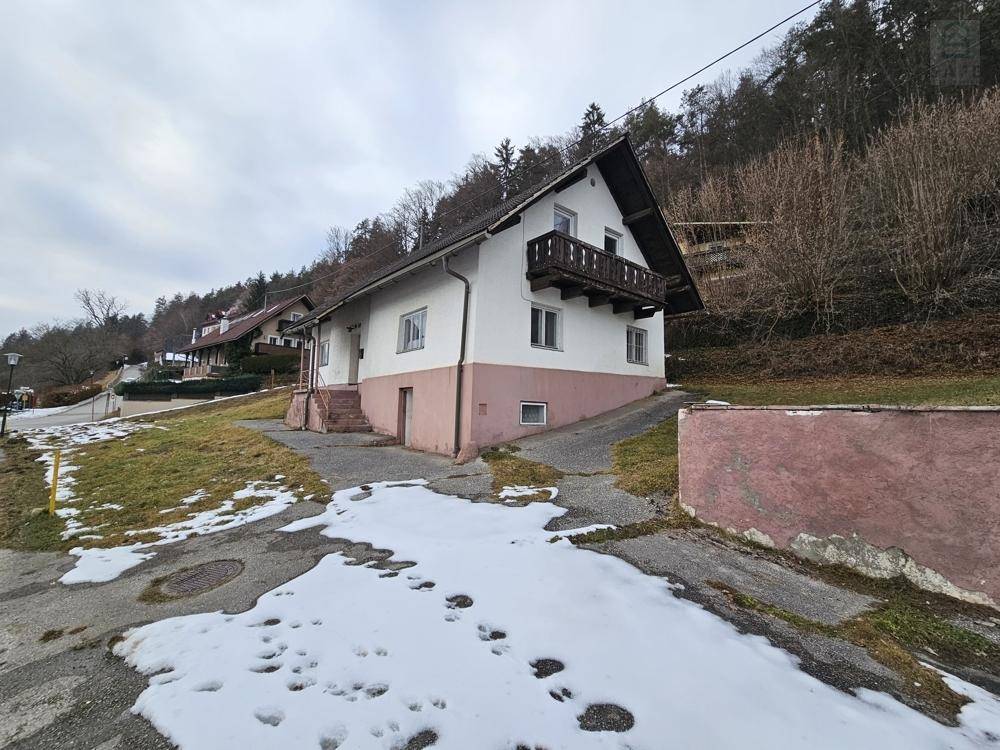 Velden-Kranzelhofen: 1.301 m² Bauland in Südlage mit Karawankenblick, Altbestand und Stadl! - Ansicht 2