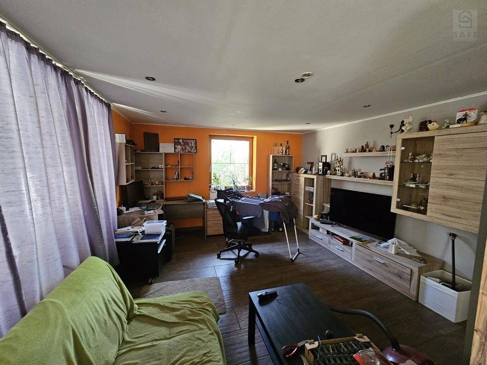 Wohnhaus mit Doppelgarage in ruhiger, sonniger Lage nahe Velden am Wörthersee - Ansicht 6