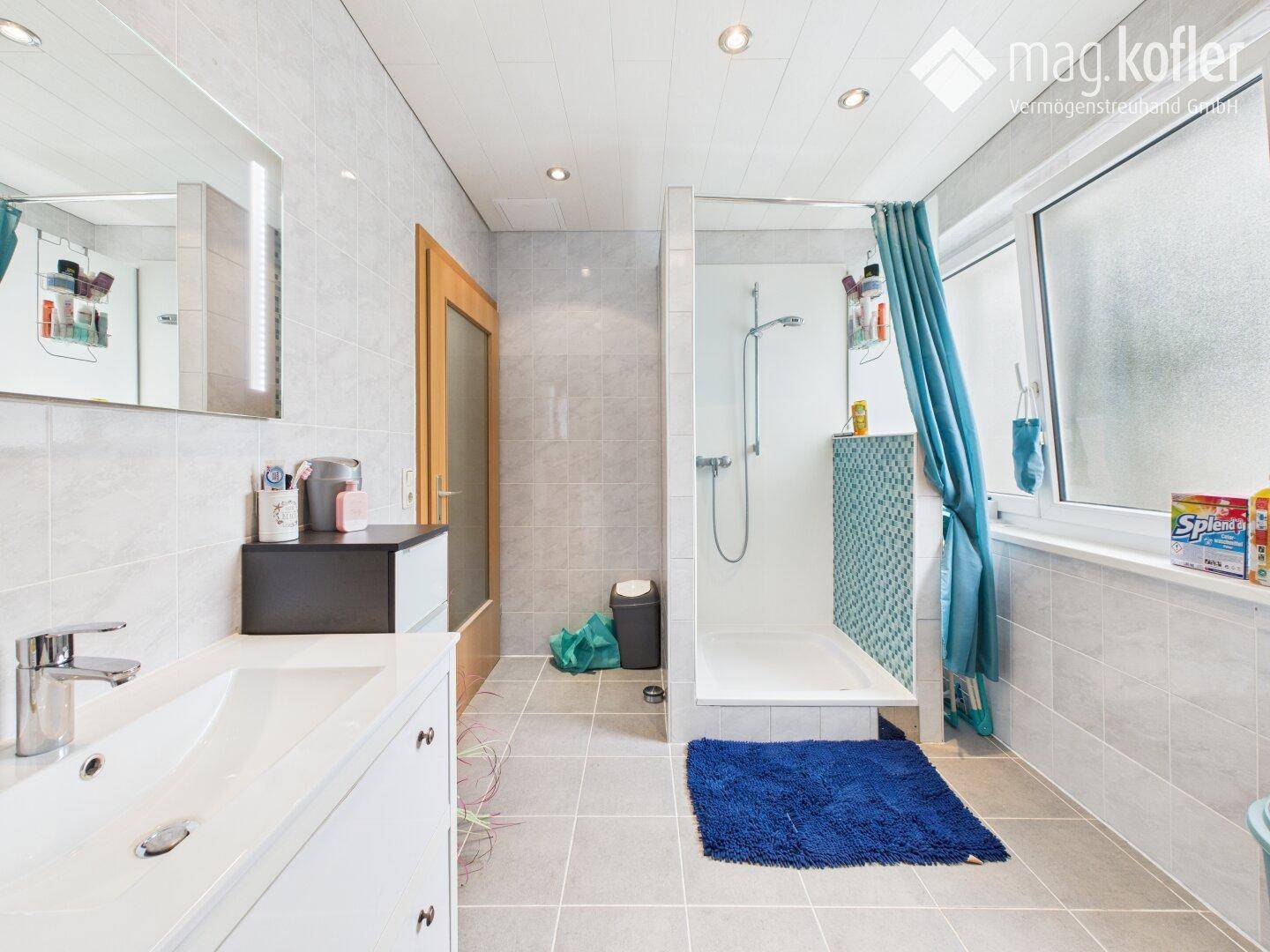 Badezimmer EG