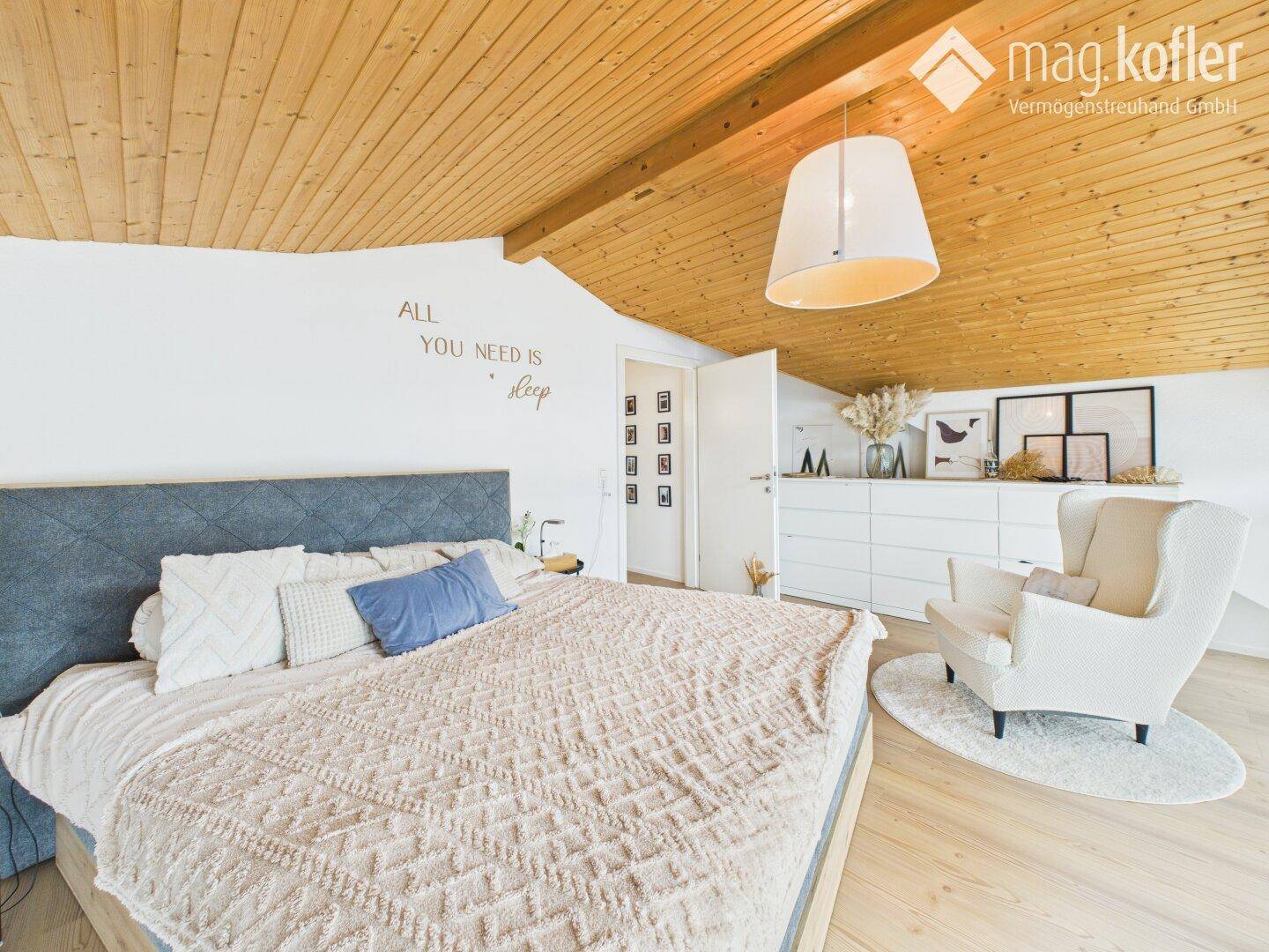 Schlafzimmer 1 DG