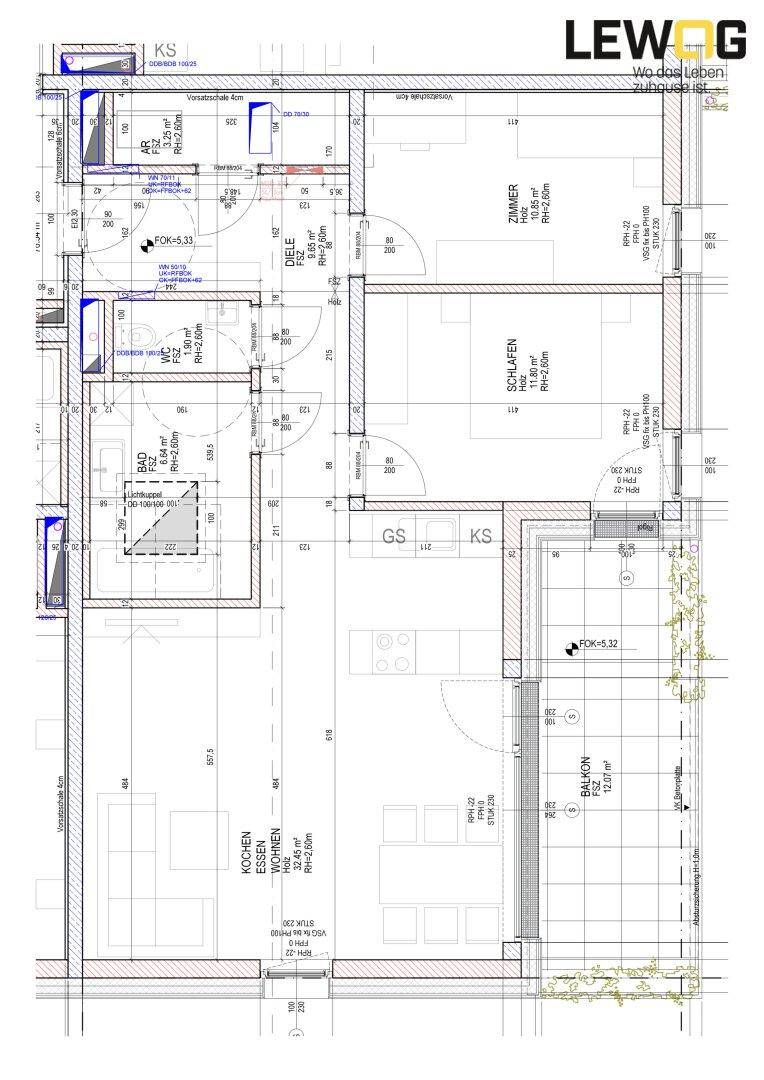 Detaillierter Grundriss einer Wohnung mit offenem Wohnbereich und Balkon.