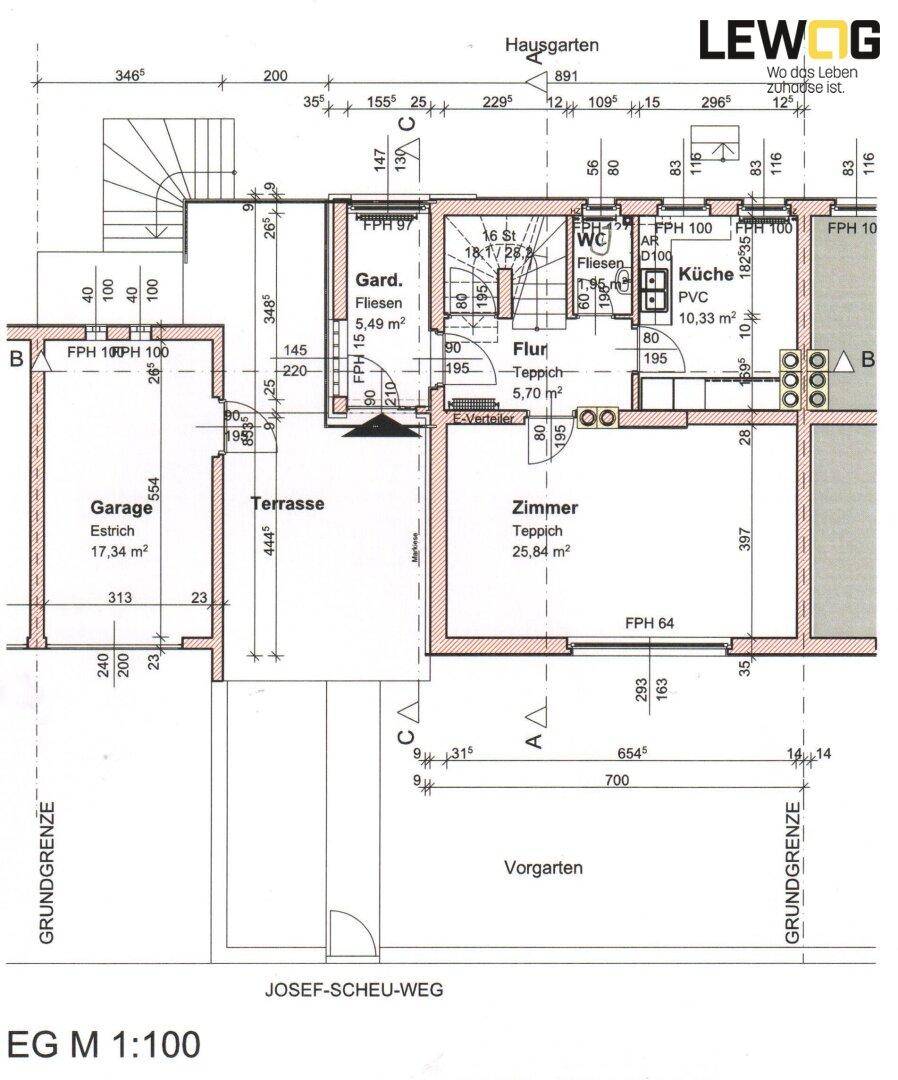 Grundriss des Erdgeschosses mit Garage, Terrasse, Küche, Zimmer und WC.