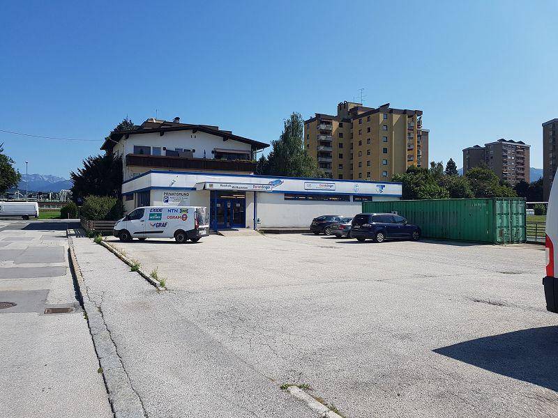 Hier werden sie gefunden! Große Gewerbe/Geschäftsfläche mit riesigen Parkplatz zu vermieten! – pohled 4