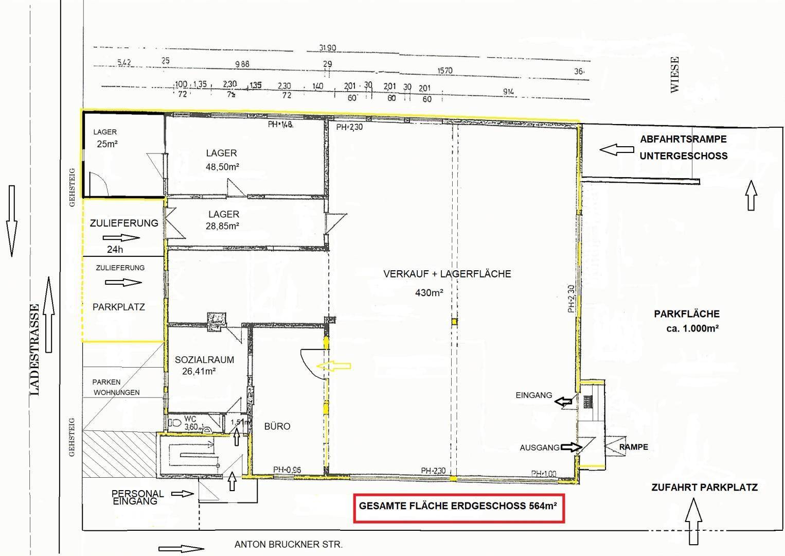 Detaillierter Grundriss des Erdgeschosses mit Verkaufs- und Lagerflächen, Büro, Sozialraum und Parkplätzen.