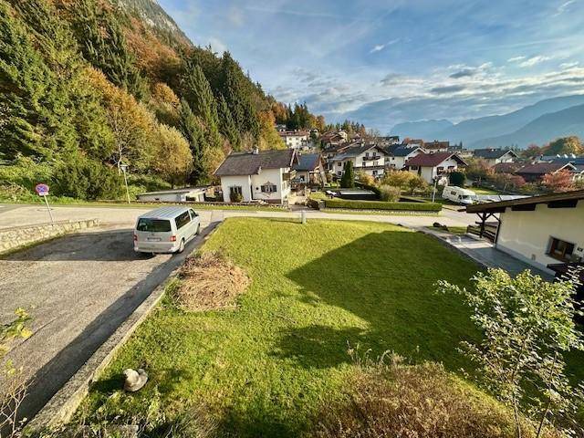 Ausblick Garten und Parkplatz