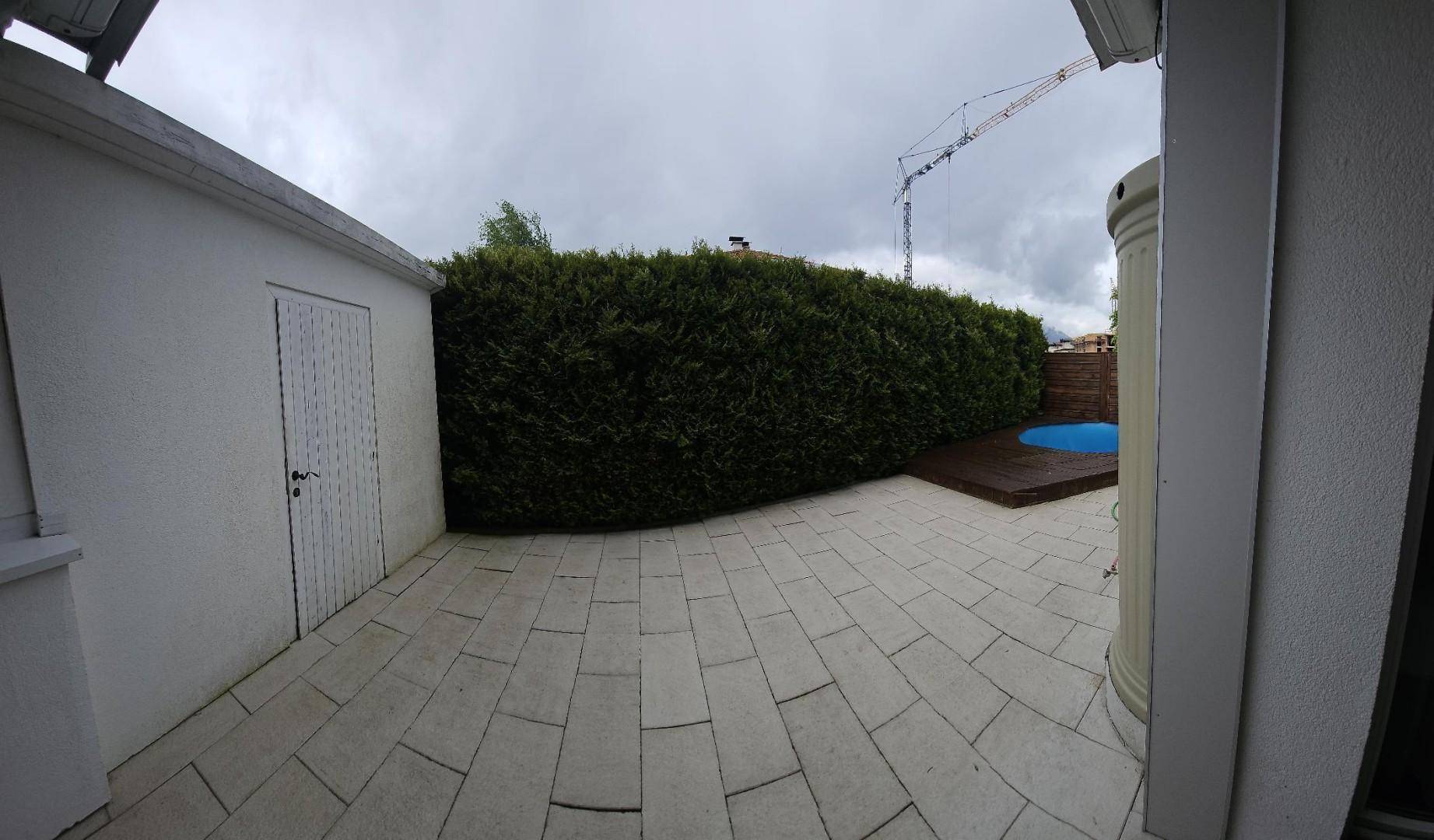 Garten mit Pool