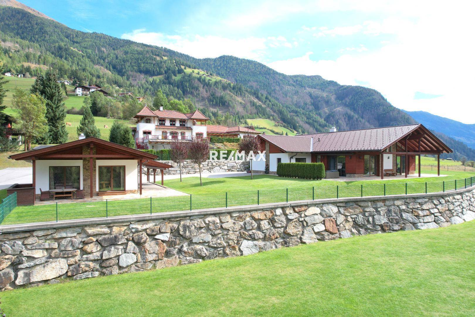 Landhaus mit separatem Gästehaus