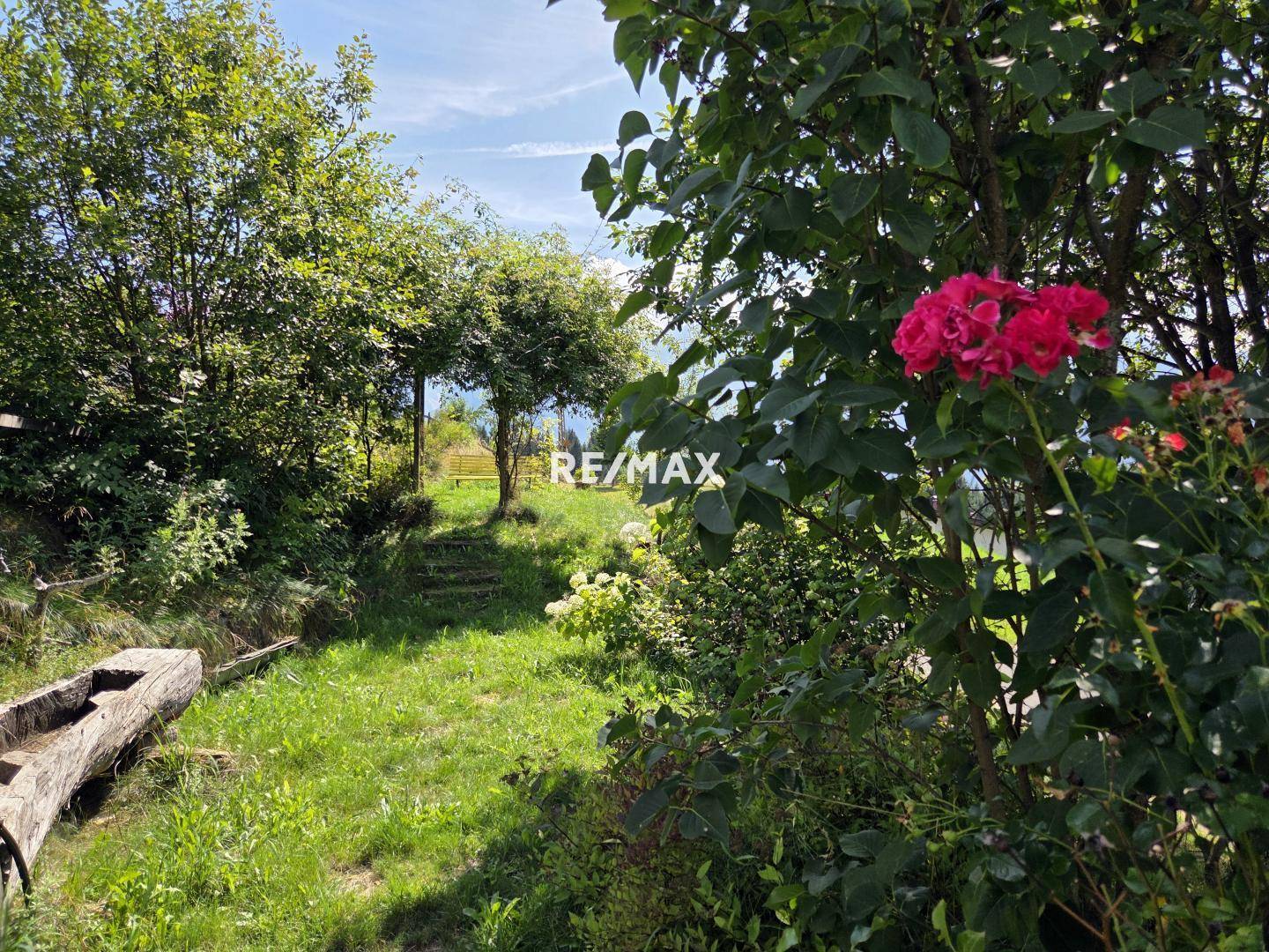 Garten mit Brunnenwasser