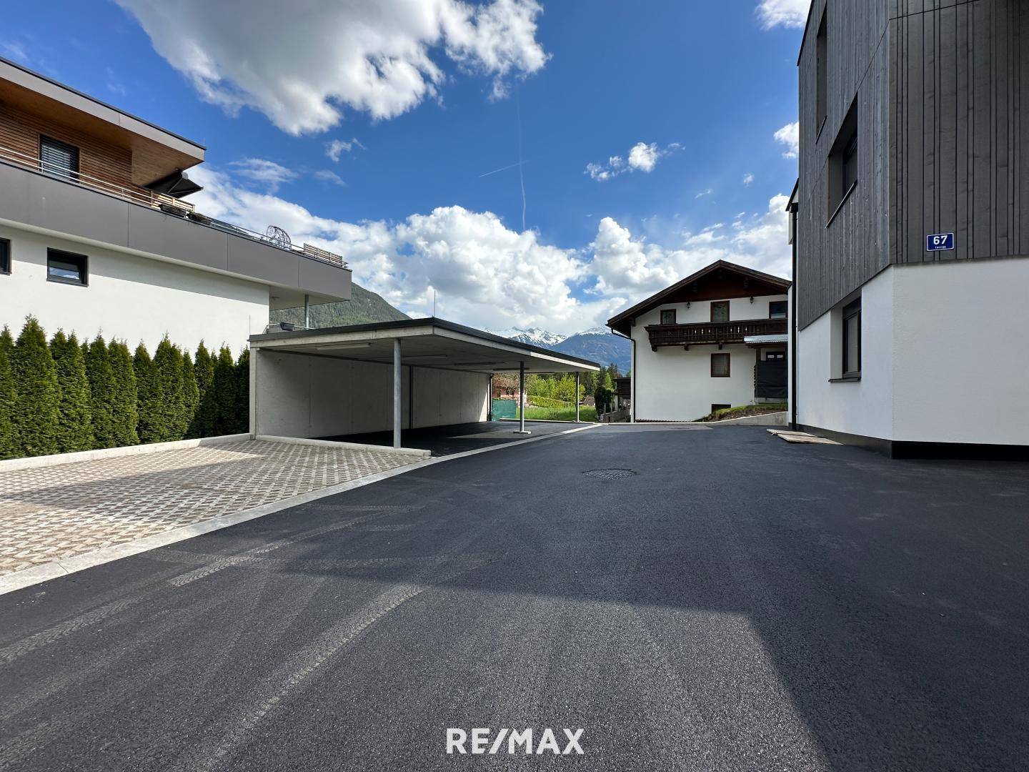 Wohnung - Carport