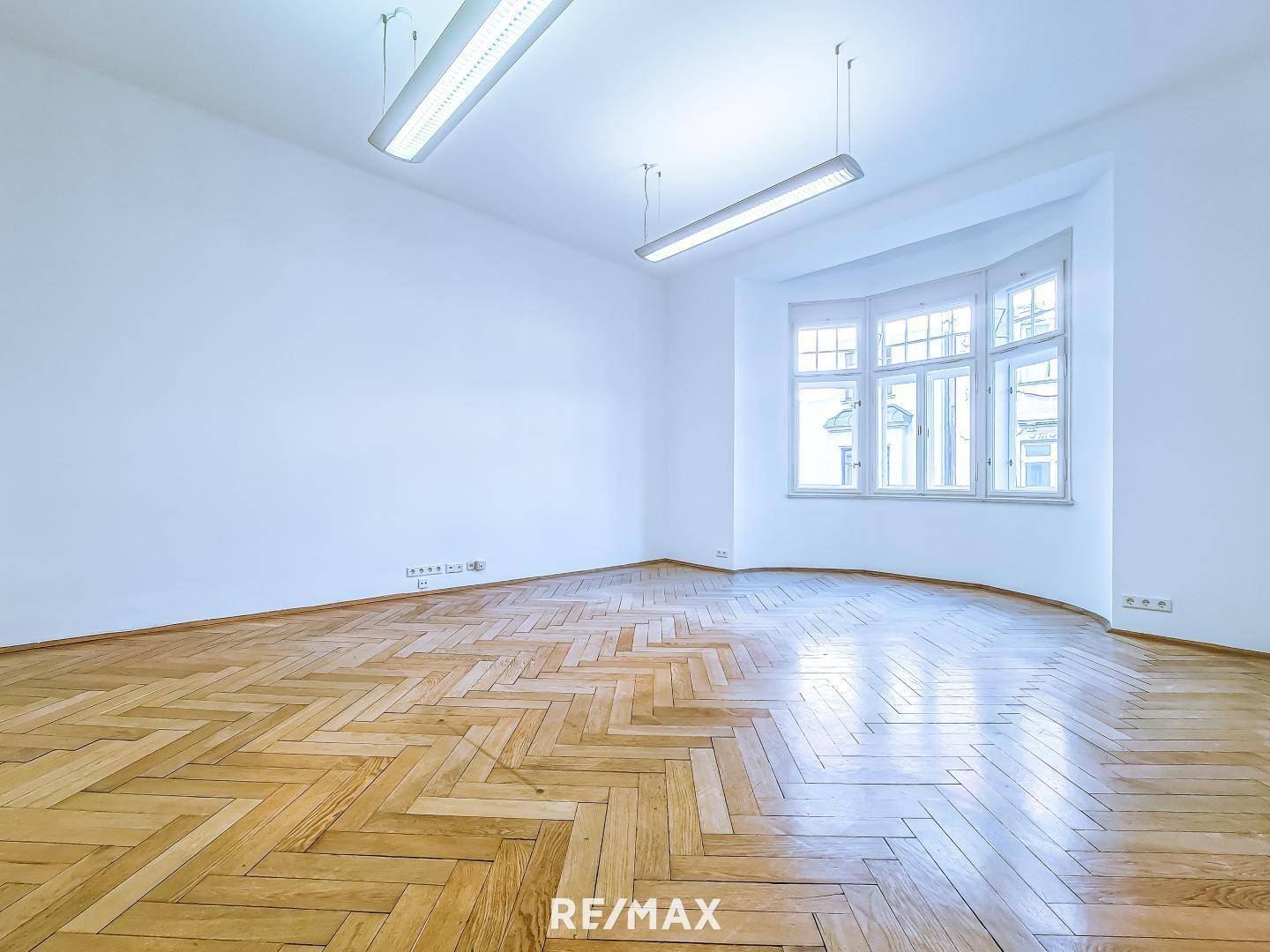 Ostseitig orientiertes Wohnzimmer