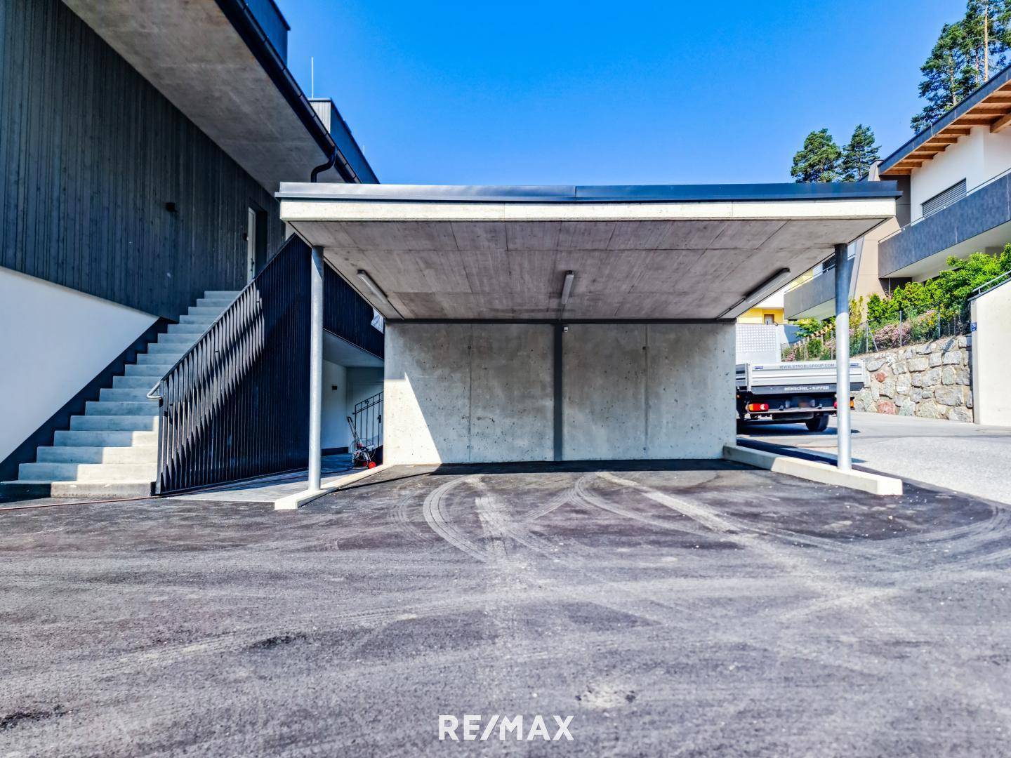 Wohnung - Carport