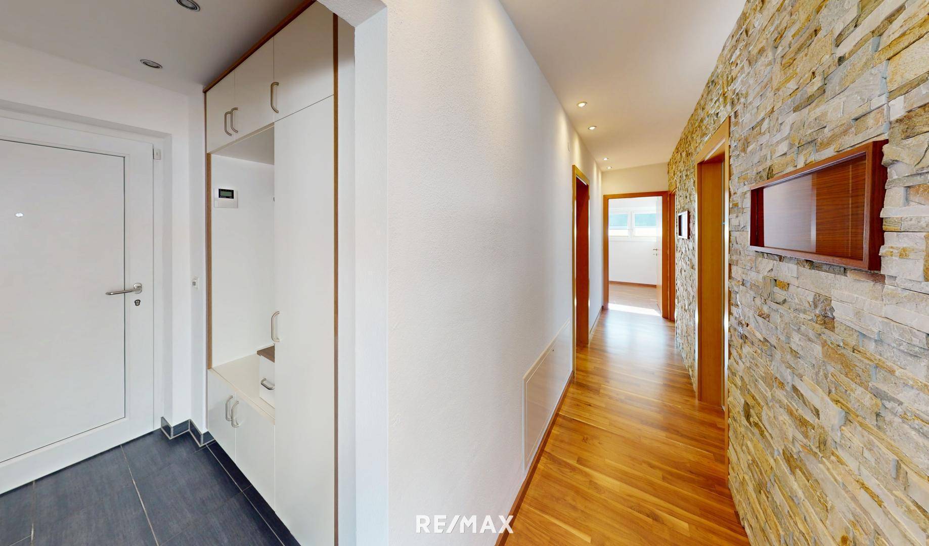 Landeck - Wohnung - Flur