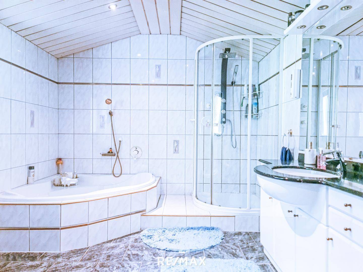 Haus - Badezimmer I
