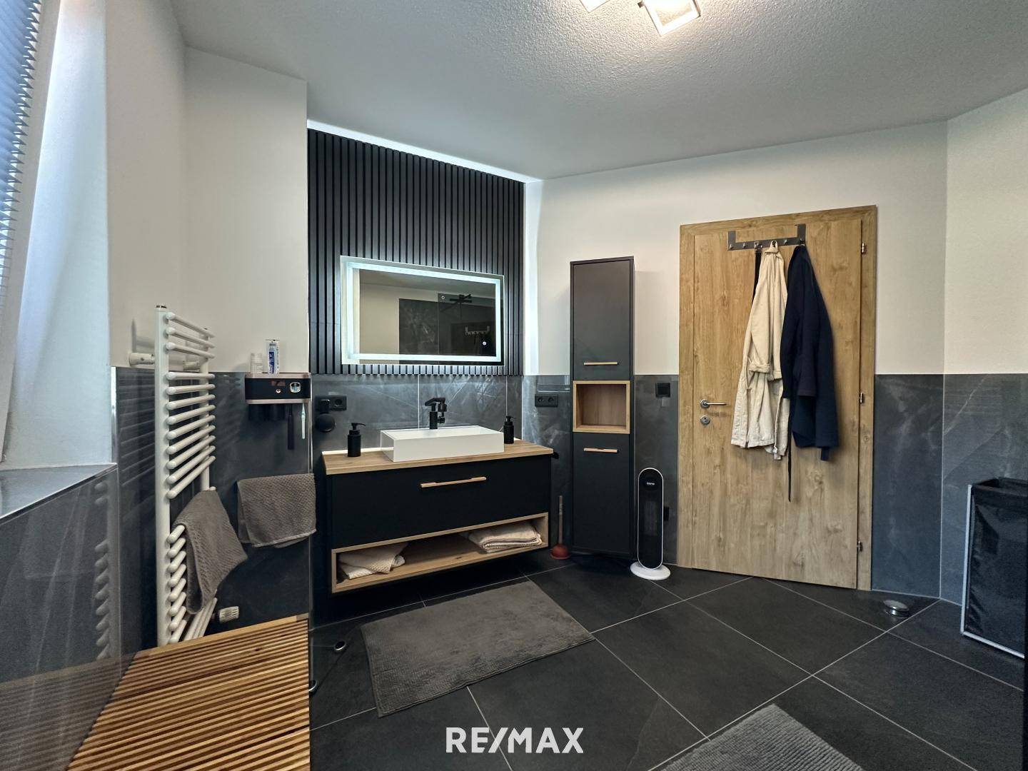 Haus - Badezimmer I