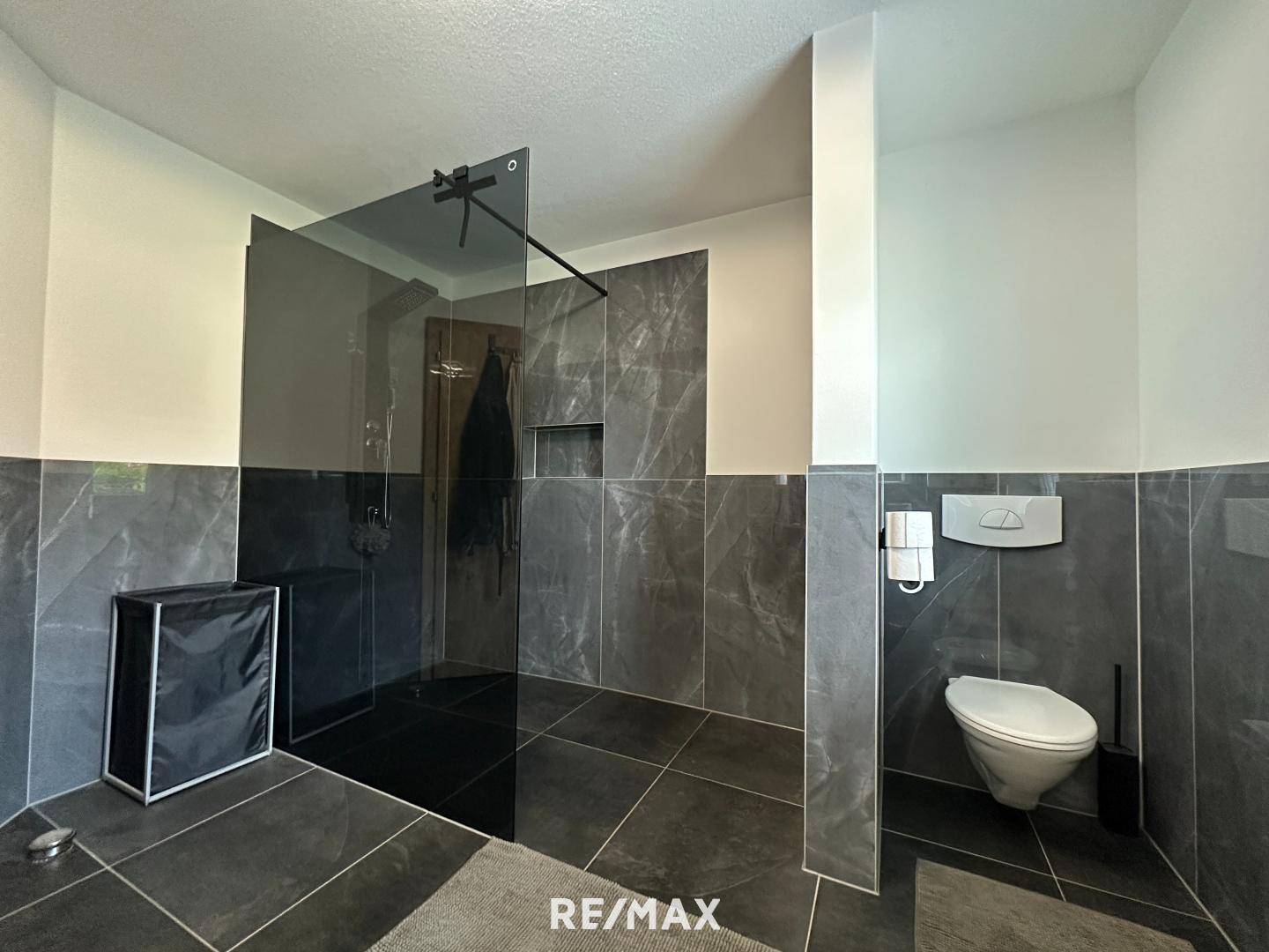 Haus - Badezimmer