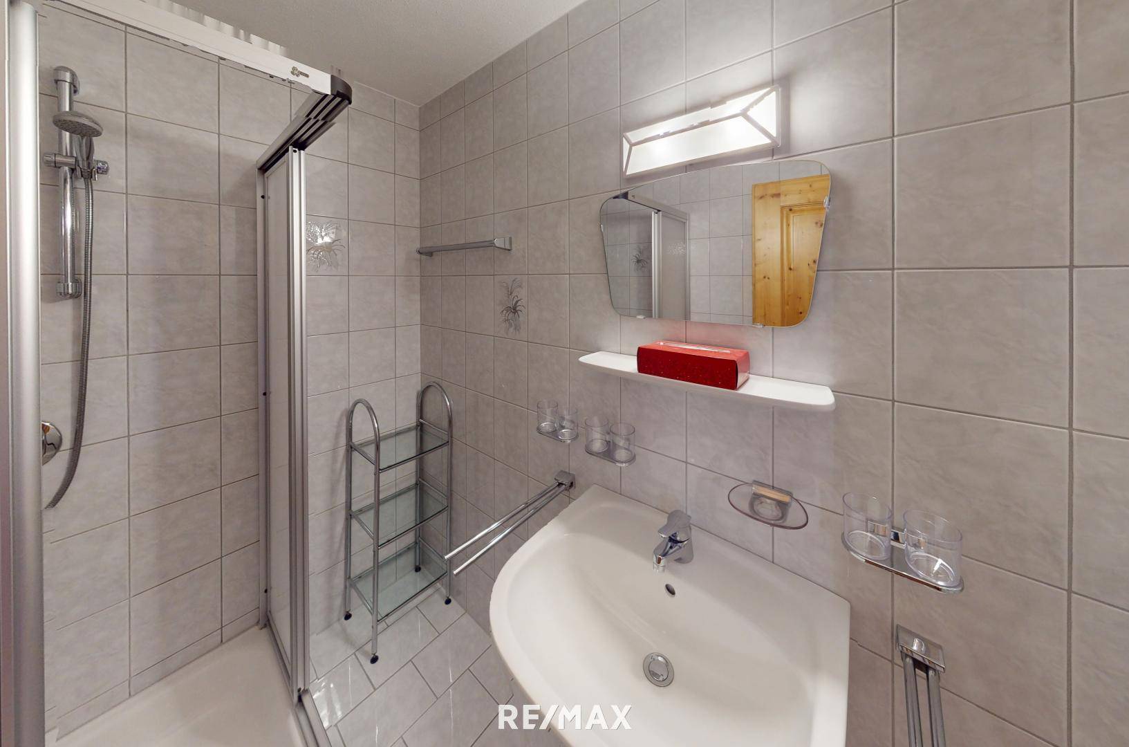 Apartmenthaus - Badezimmer Top 4 - OG