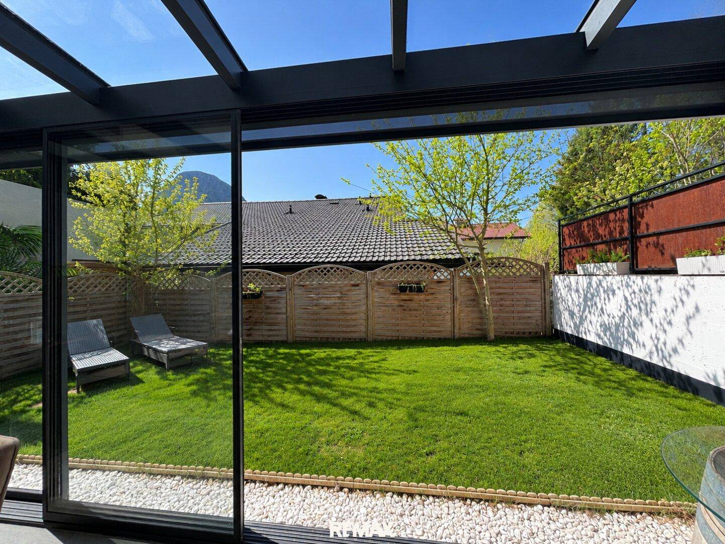 Neuwertiges 3-Zimmer Domizil mit großzügigem Garten - Ansicht 2