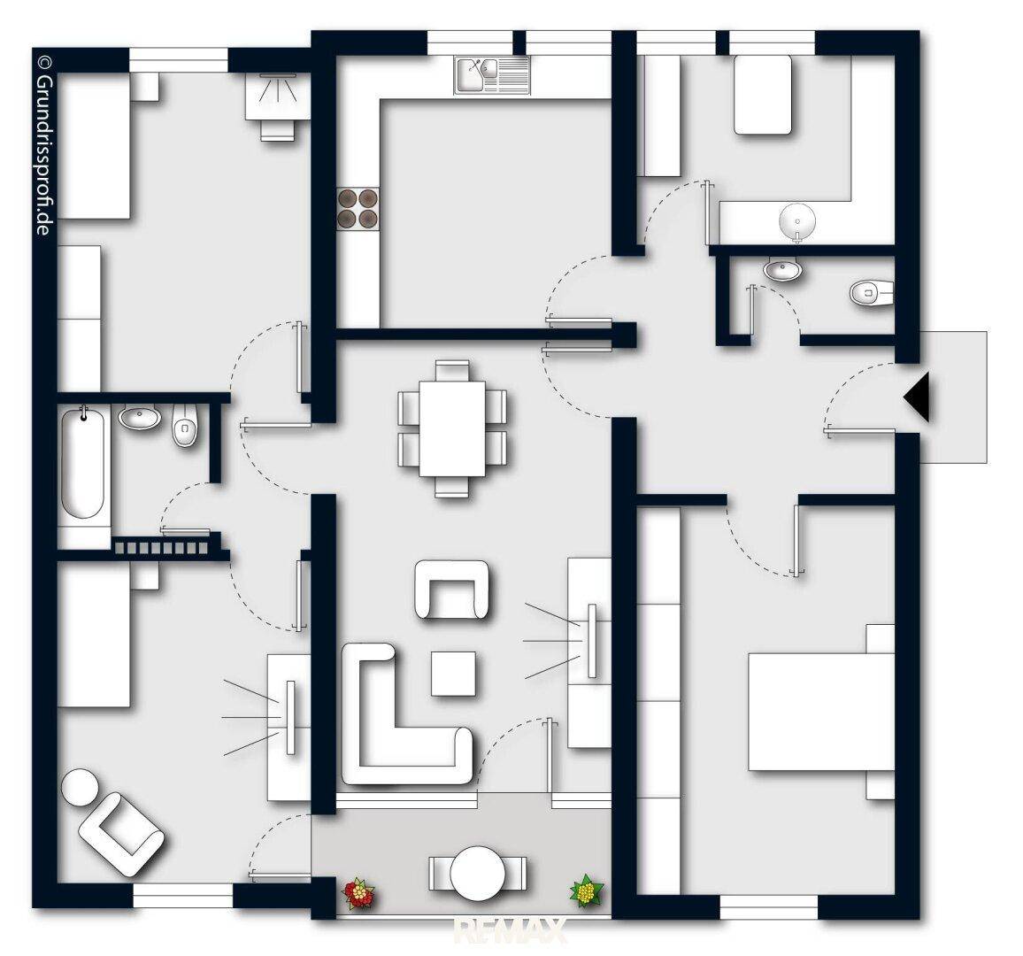 Übersichtlicher Grundriss einer Wohnung mit mehreren Zimmern und Balkon.